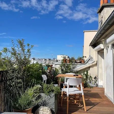 Daire Sunny Terrasse In Modern Flat With Ac